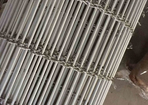 Tkany drut 316l Cascade Coil Metal Drapery jako kurtyna minimalizująca jasne światło słoneczne