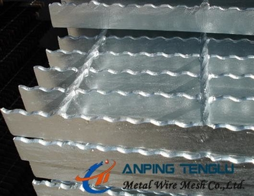 Stainless Steel Galvanized Walkway Grating Serrated Flat Bar Firm Structure