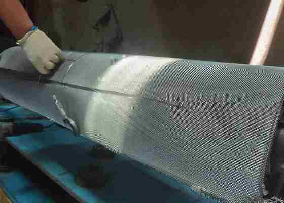 Ekran zabezpieczający ze stali nierdzewnej, odporny na owady, gatunek 316, standard, długość 30 metrów